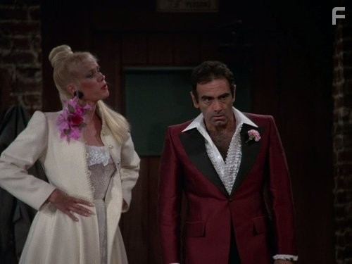 Dan Hedaya and Jean Kasem in Чирc (1982)