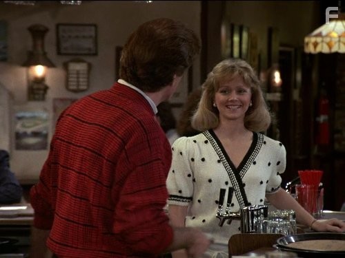 Ted Danson and Shelley Long in Чирc (1982)