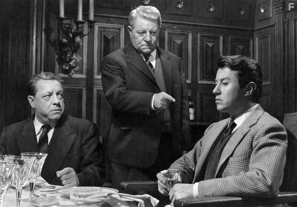 Michel Auclair, Paul Frankeur, and Jean Gabin in Maigret et l'affaire Saint-Fiacre (1959)