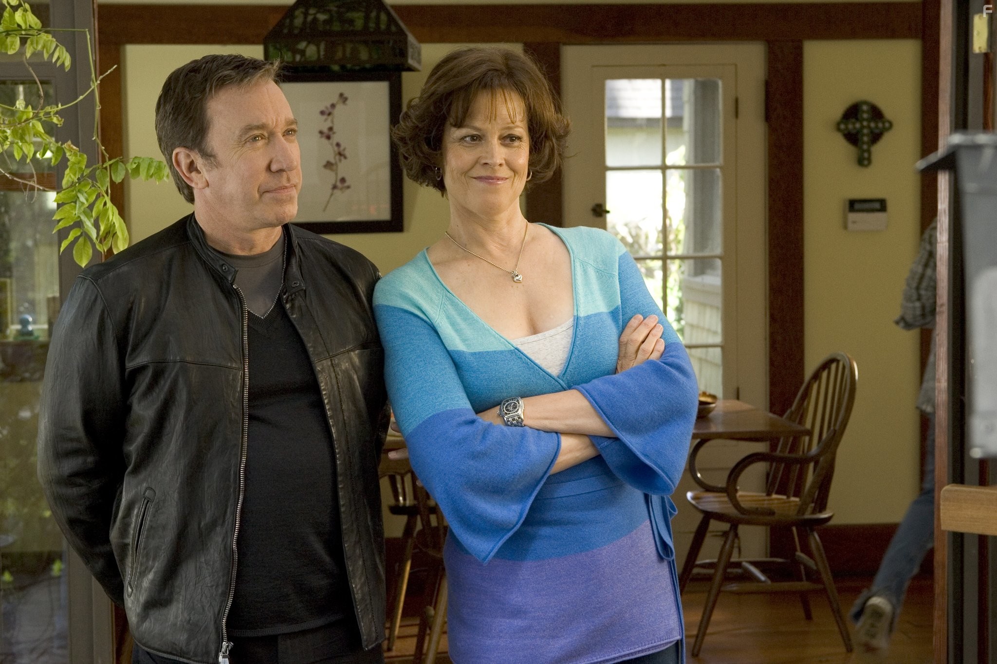 Sigourney Weaver and Tim Allen in Сумасшедший на воле (2010)