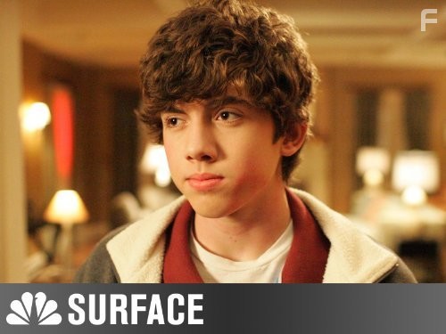 Carter Jenkins in Поверхность (2005)