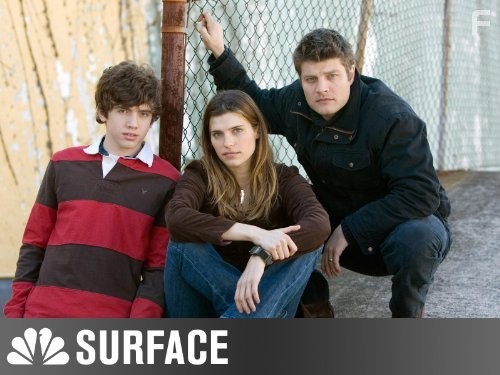 Jay R. Ferguson, Lake Bell, and Carter Jenkins in Поверхность (2005)