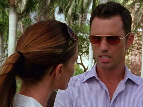 Gabrielle Anwar and Jeffrey Donovan in Чёрная метка (2007)