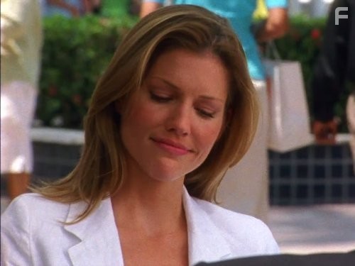 Tricia Helfer in Чёрная метка (2007)