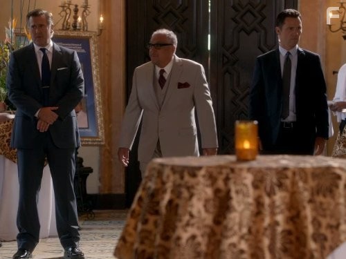 Bruce Campbell, Jeffrey Donovan, and Christopher Maher in Чёрная метка (2007)