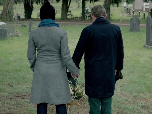 Amanda Abbington and Martin Freeman in Шерлок (2010)