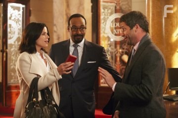 Neve Campbell, Jesse L. Martin, and James Purefoy in The Philanthropist (2009)