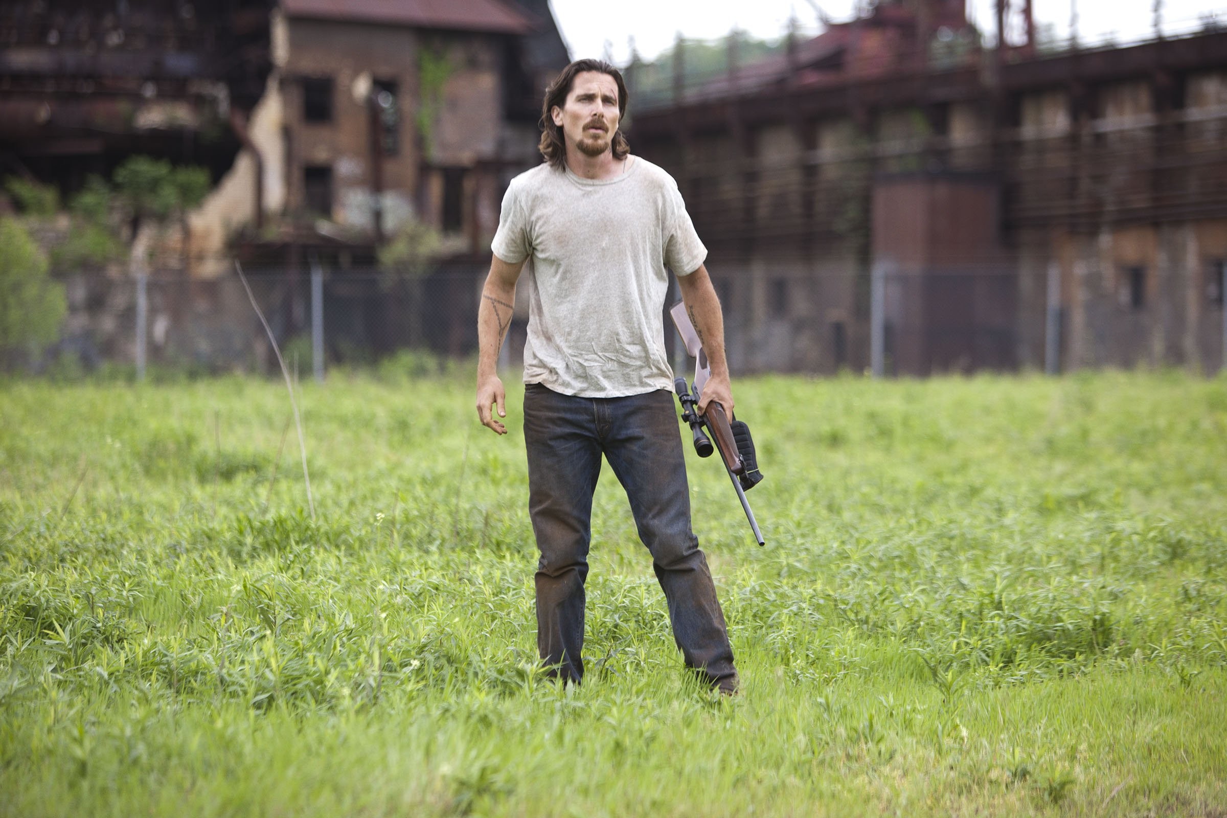 Christian Bale in Из пекла (2013)