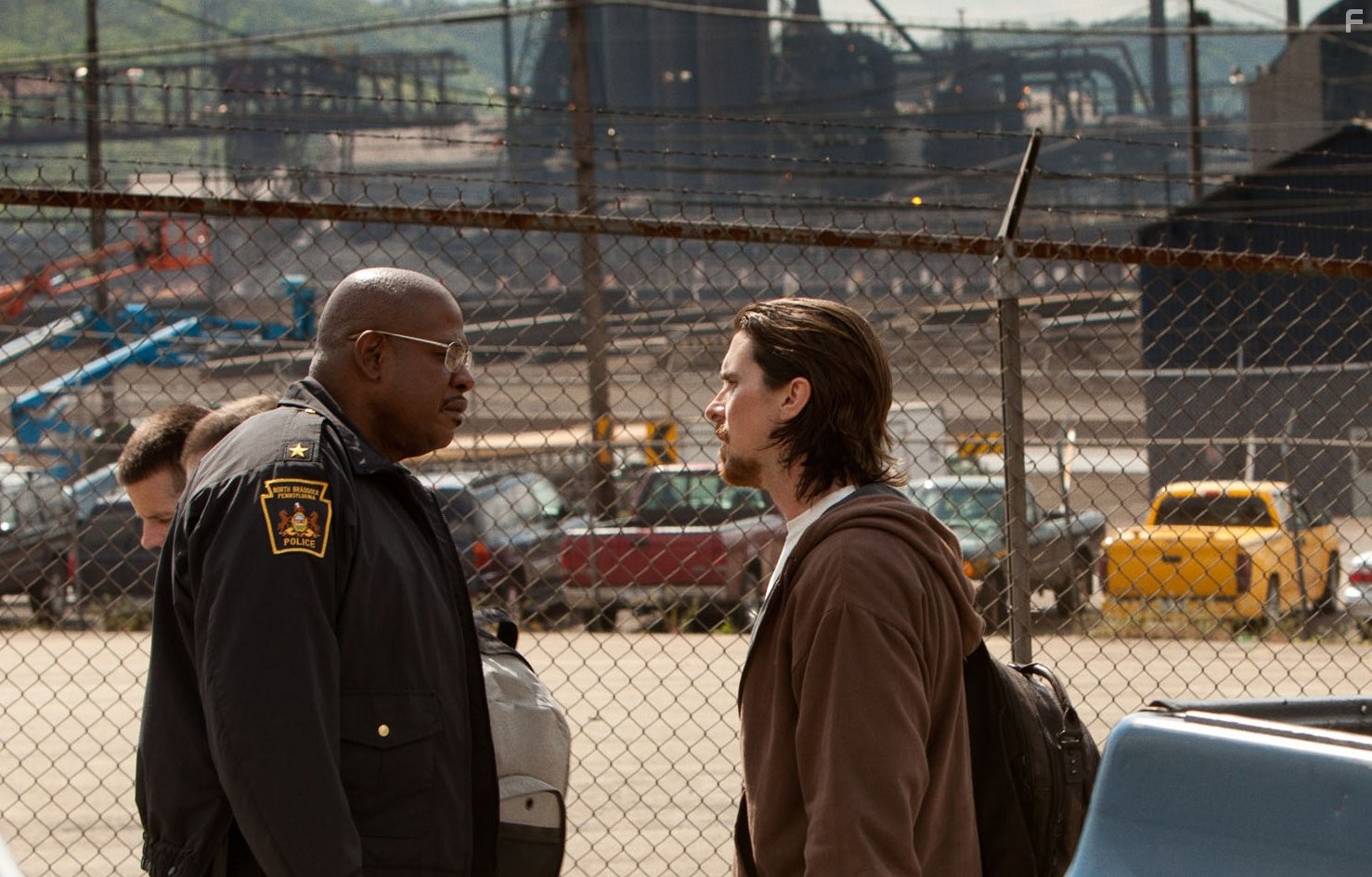 Christian Bale and Forest Whitaker in Из пекла (2013)