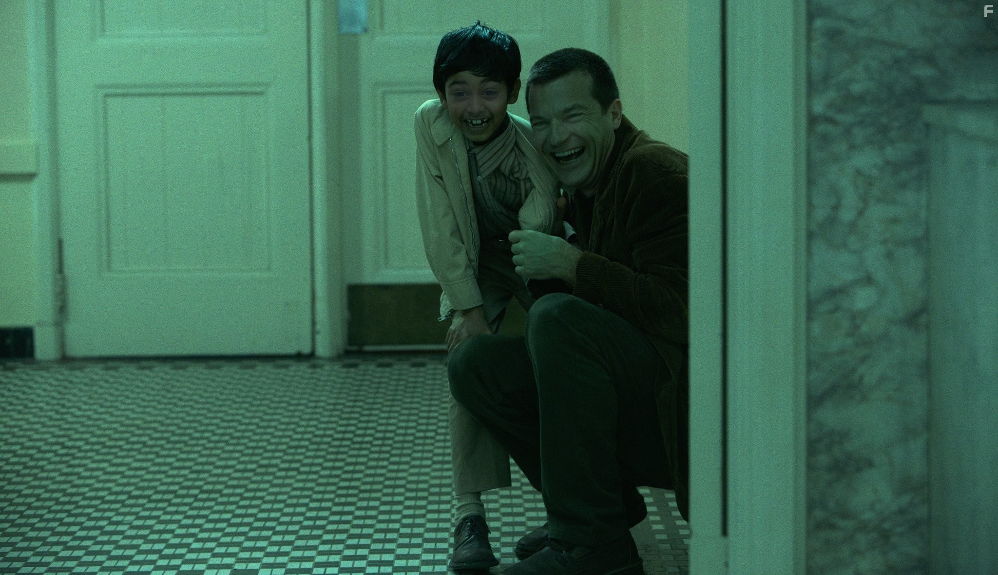 Jason Bateman and Rohan Chand in Плохие слова (2013)