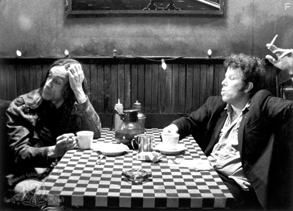 Tom Waits and Iggy Pop in Кофе и сигареты (2003)