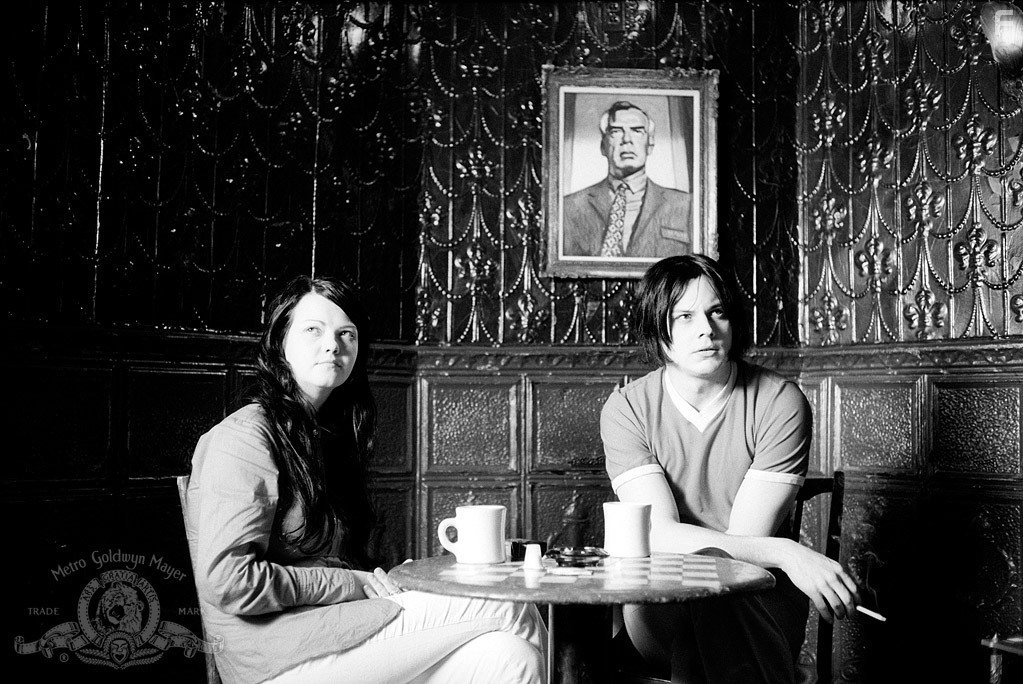 Jack White and Meg White in Кофе и сигареты (2003)