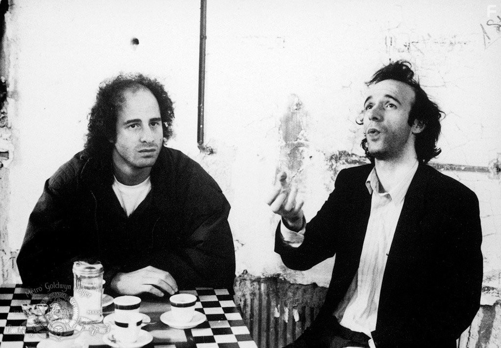 Roberto Benigni and Steven Wright in Кофе и сигареты (2003)
