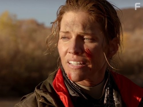 Tricia Helfer in Опасные женщины (2014)