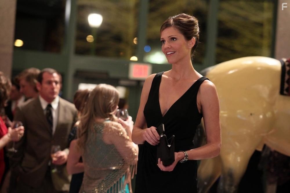 Tricia Helfer in Опасные женщины (2014)