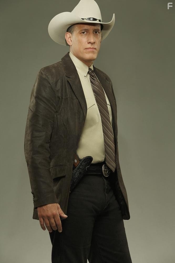 Alex Fernandez in Опасные женщины (2014)