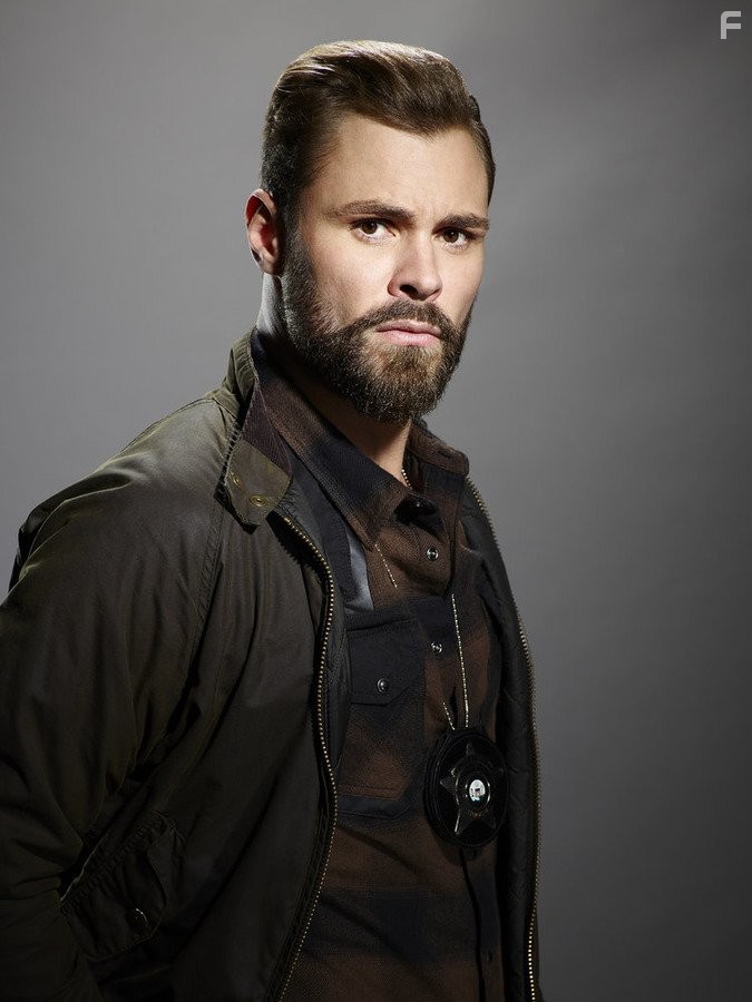 Patrick John Flueger in Полиция Чикаго (2014)