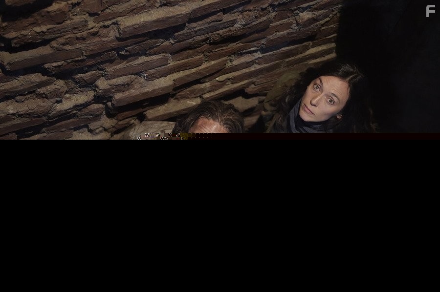 Neil Napier and Severn Thompson in Спираль (2014)