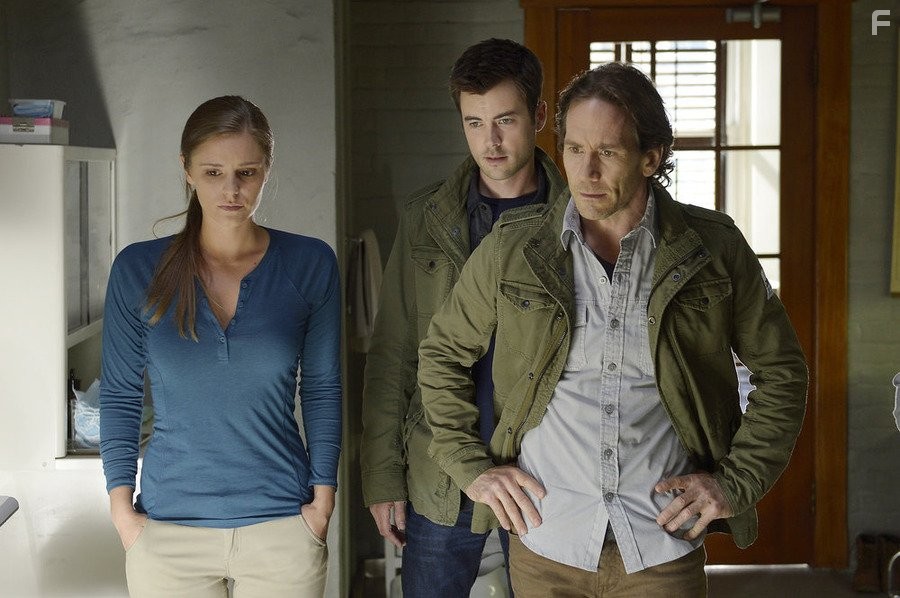 Neil Napier, Matt Long, and Jordan Hayes in Спираль (2014)