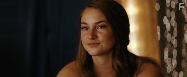 Shailene Woodley in Захватывающее время (2013)