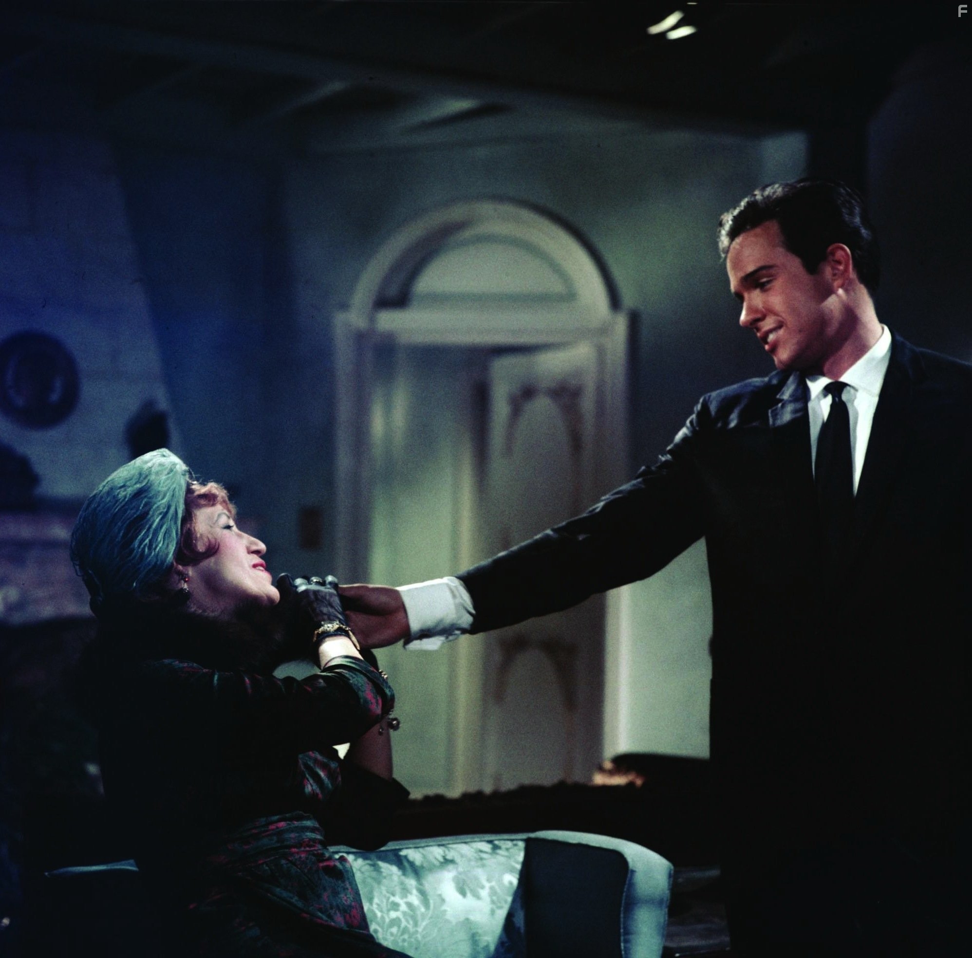 Warren Beatty and Stella Bonheur in Римская весна миссис Стоун (1961)