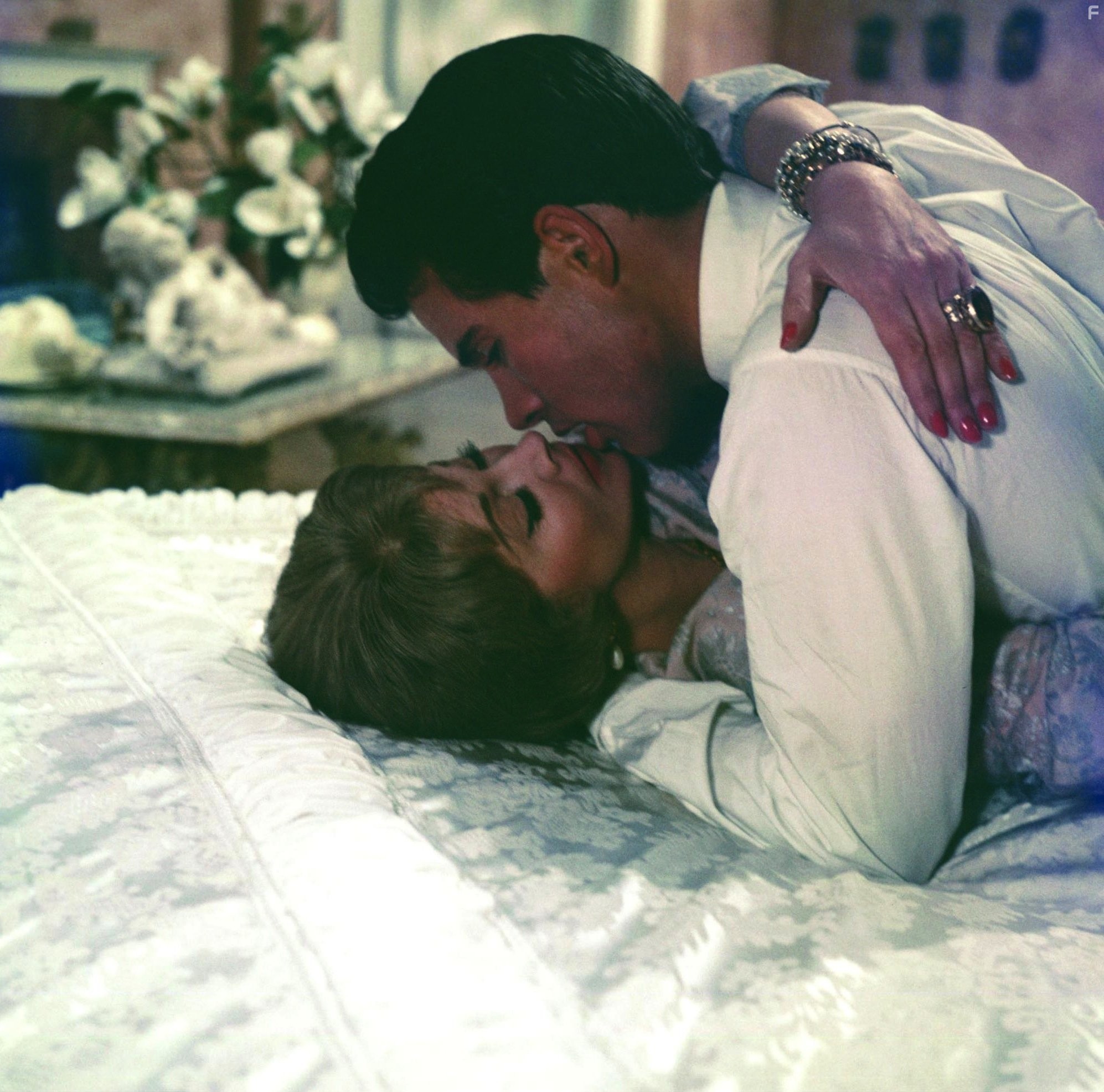 Vivien Leigh and Warren Beatty in Римская весна миссис Стоун (1961)