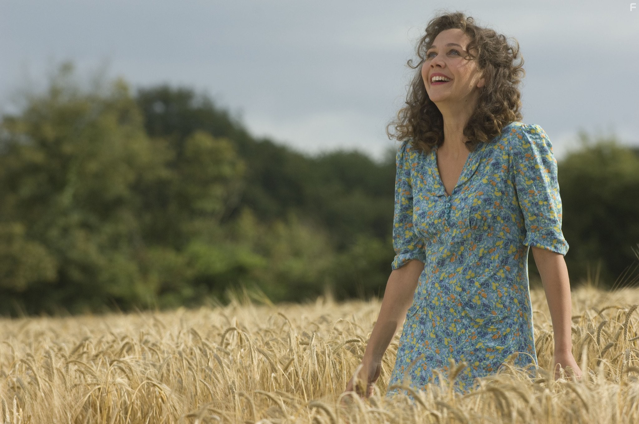 Maggie Gyllenhaal in Моя ужасная няня 2 (2010)