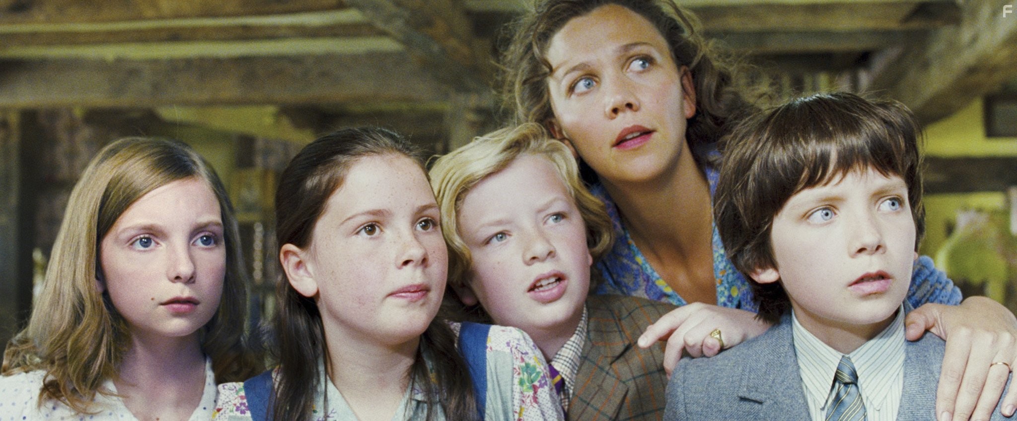 Maggie Gyllenhaal, Asa Butterfield, Eros Vlahos, Rosie Taylor-Ritson, and Lil Woods in Моя ужасная няня 2 (2010)