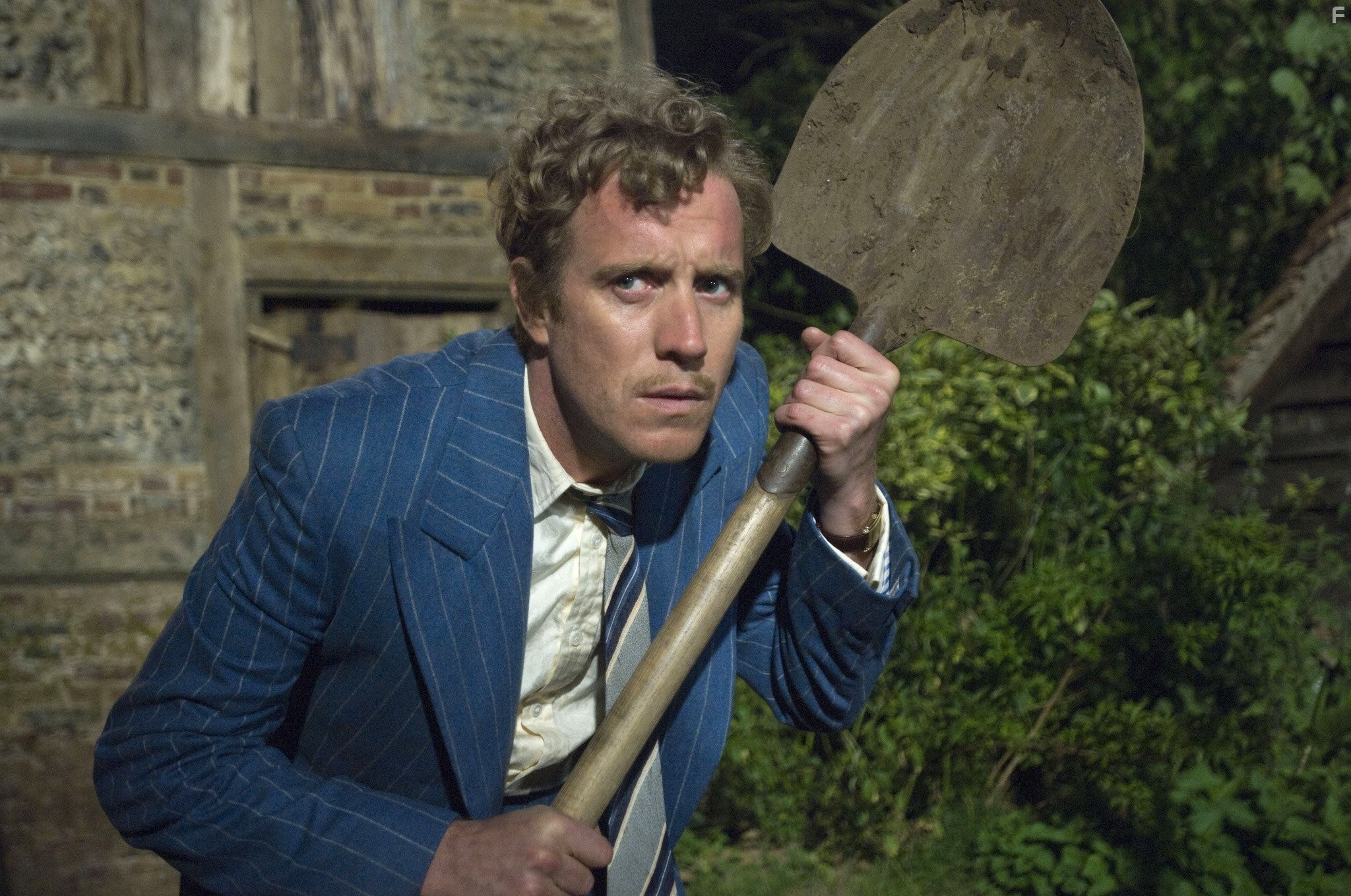 Rhys Ifans in Моя ужасная няня 2 (2010)