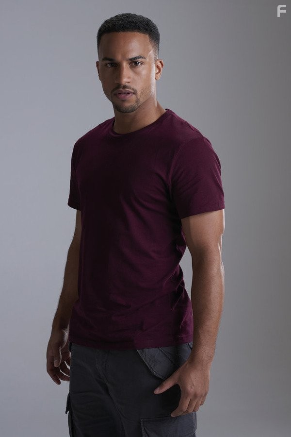 Michael Xavier in Укушенная (2014)