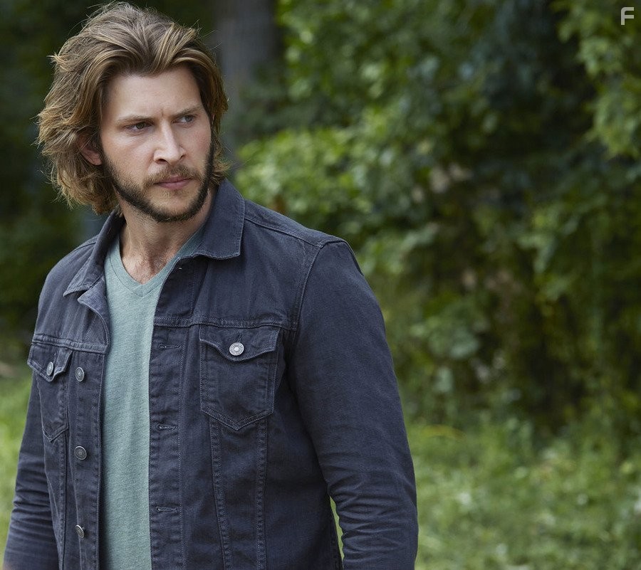 Greyston Holt in Укушенная (2014)
