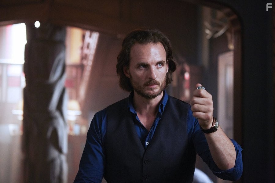 Greg Bryk in Укушенная (2014)