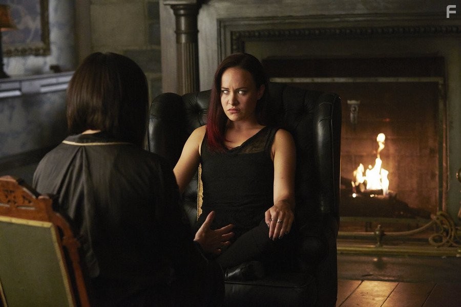 Tommie-Amber Pirie in Укушенная (2014)