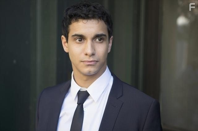 Elyes Gabel in Следствие по телу (2011)