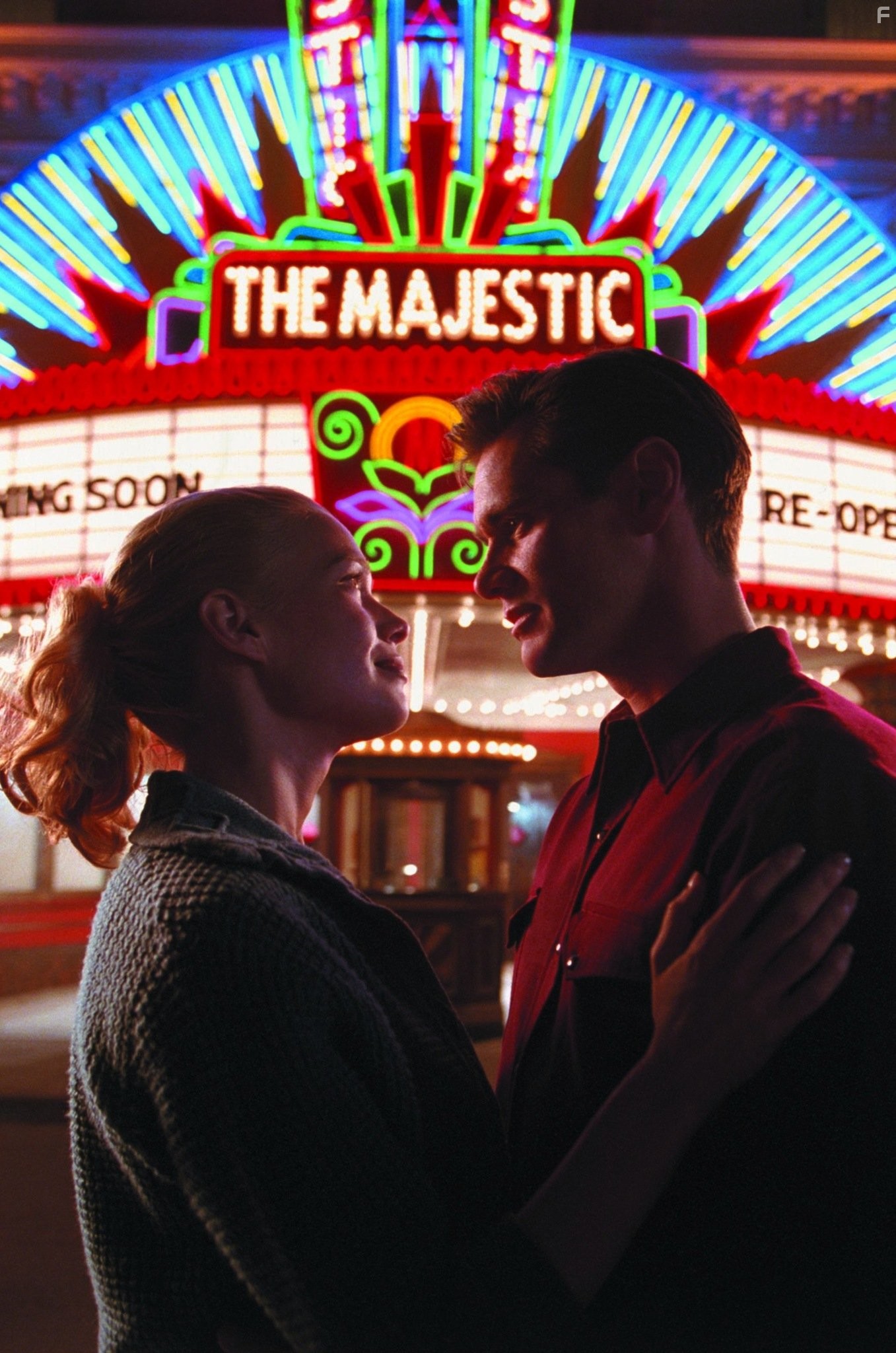 Jim Carrey and Laurie Holden in Мажестик (2001)