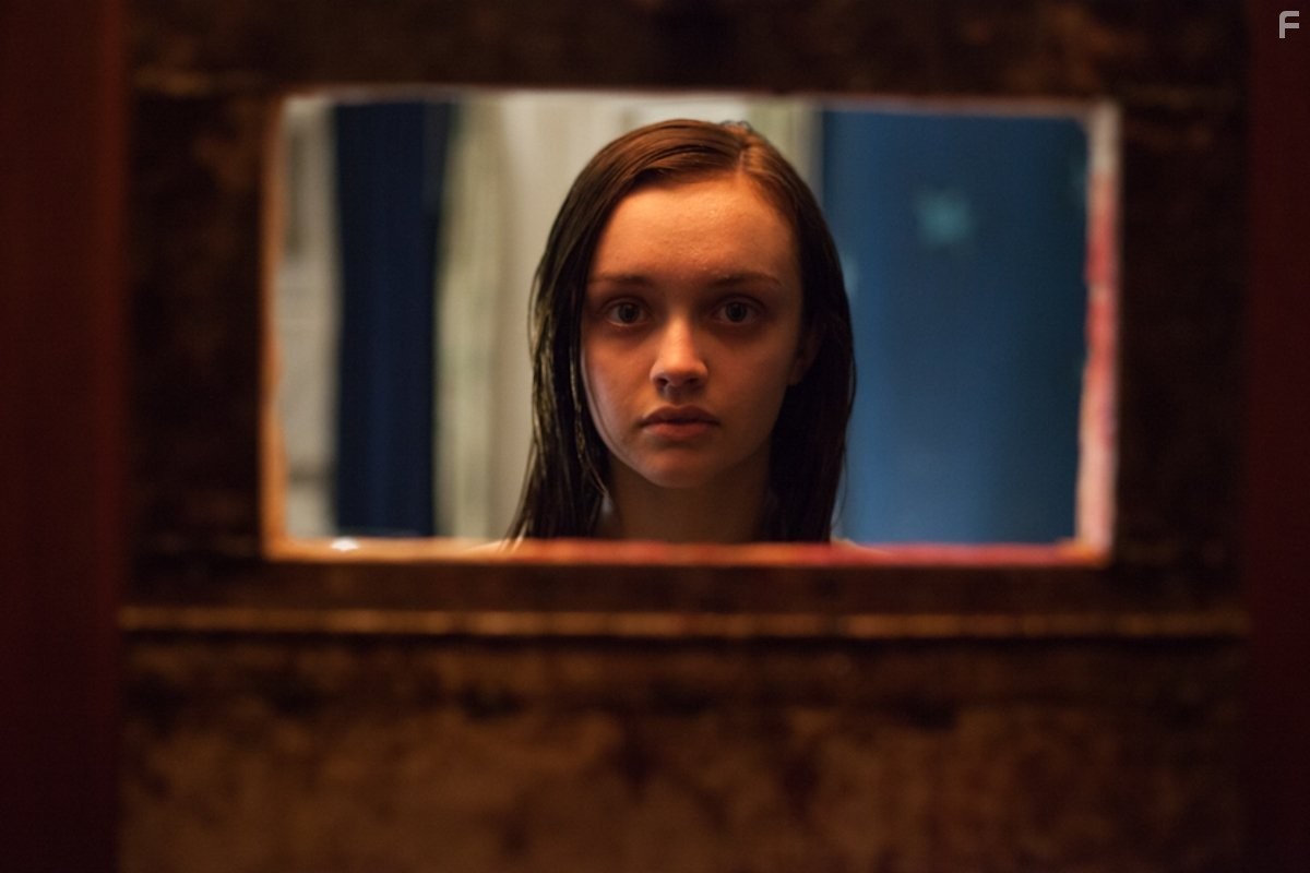 Olivia Cooke in Эксперимент: Зло (2014)