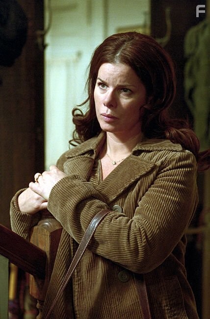 Marcia Gay Harden in Таинственная река (2003)