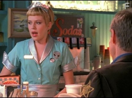 Majandra Delfino in Город пришельцев (1999)