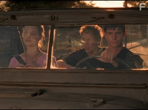 Katherine Heigl, Jason Behr, and Brendan Fehr in Город пришельцев (1999)