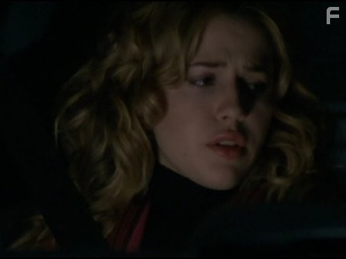 Majandra Delfino in Город пришельцев (1999)