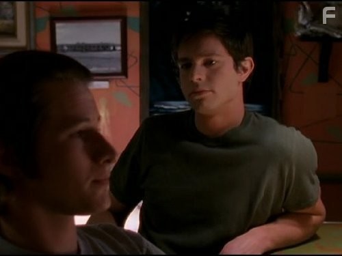 Jason Behr and Brendan Fehr in Город пришельцев (1999)