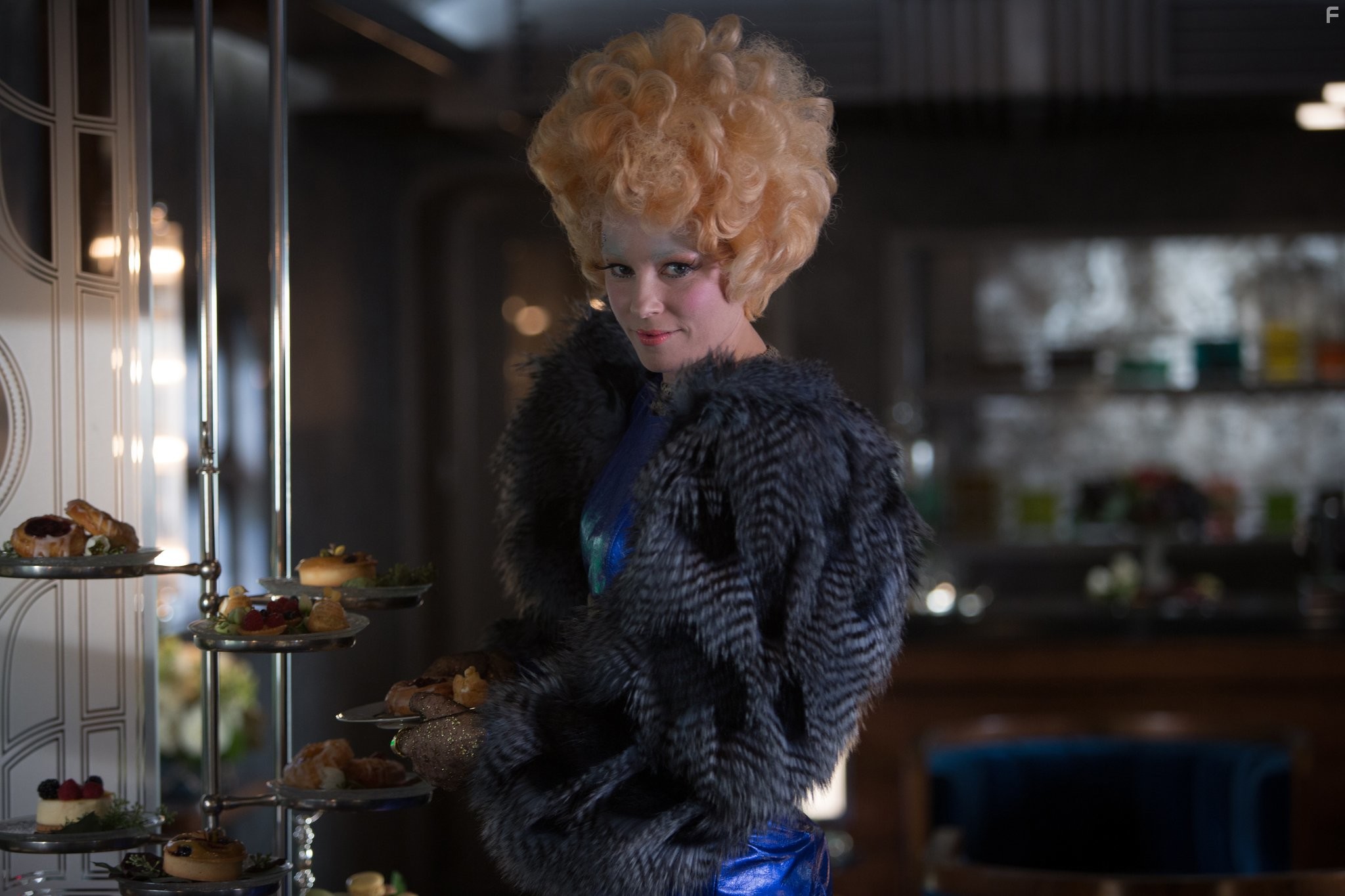 Elizabeth Banks in Голодные игры: И вспыхнет пламя (2013)