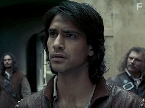 Luke Pasqualino in Мушкетеры (2014)