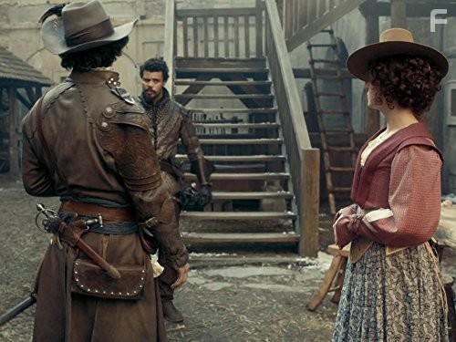 Santiago Cabrera, Tamla Kari, and Howard Charles in Мушкетеры (2014)