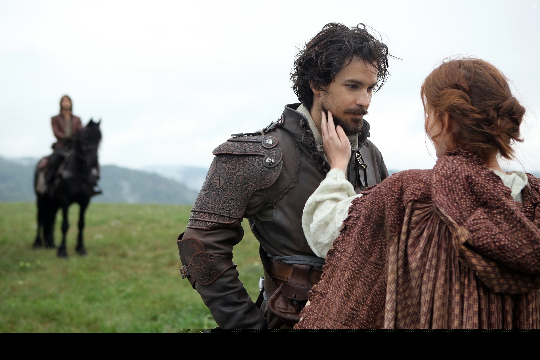Santiago Cabrera and Amy Nuttall in Мушкетеры (2014)