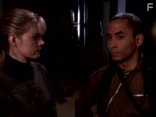 Richard Biggs and Marjorie Monaghan in Вaвилон 5 (1994)