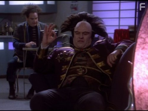 Peter Jurasik in Вaвилон 5 (1994)