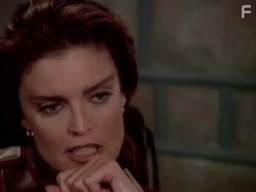 Tracy Scoggins in Вaвилон 5 (1994)
