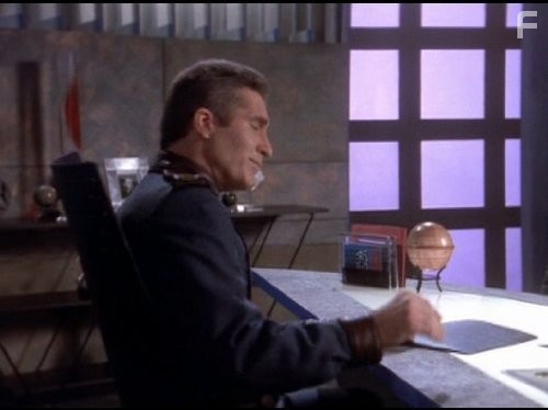 Michael O'Hare in Вaвилон 5 (1994)