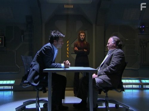 Joe Flanigan and Stephen E. Miller in Звёздные врата: Атлантида (2004)
